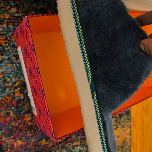 Tori Burch Fur slide - Picture 2 of 8